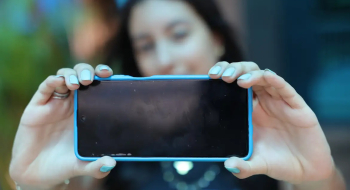 Cai de 51% para 37% uso de internet nas escolas por adolescentes